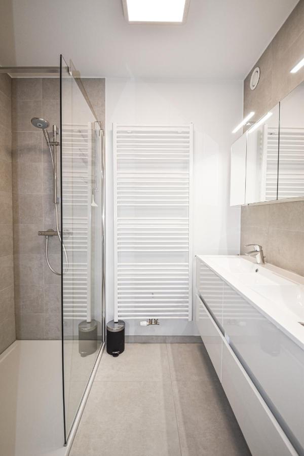 Crystal Residences - Luxurious Seaside Apartments Ostende Kültér fotó